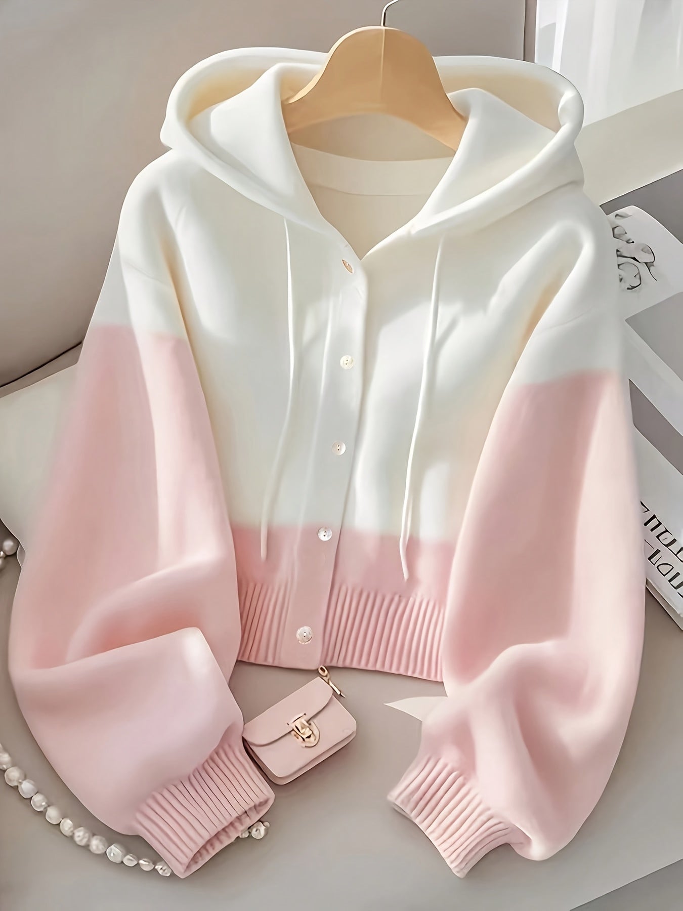 Cardigan Blush Harmony Luxe com Capuz e Bloco de Cor