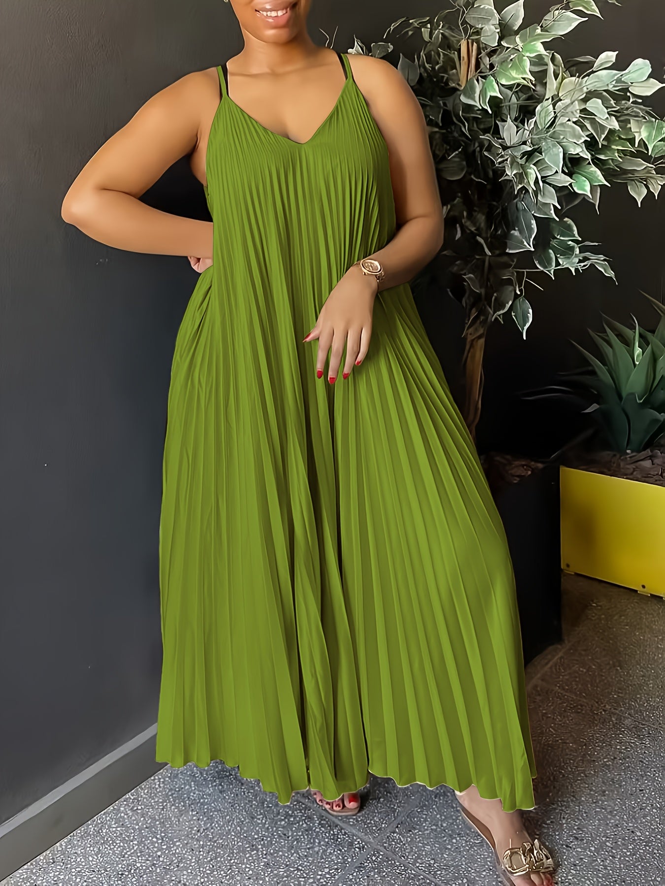 Vestido Soléa Curve Luxe Plissado com Decote em V