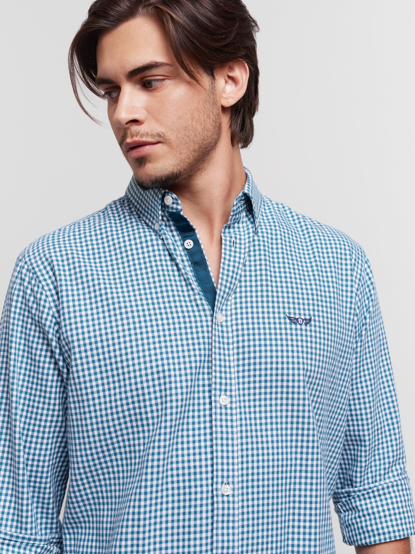 Camisa de manga azul de corte regular