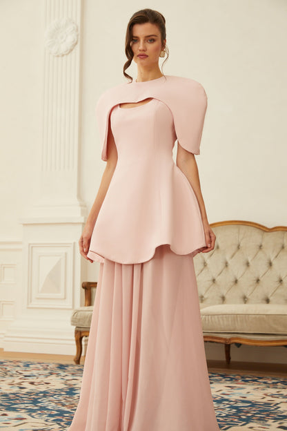 Conjunto de Vestido Maxi Escultural com Capa em Camadas Rosa Auriane