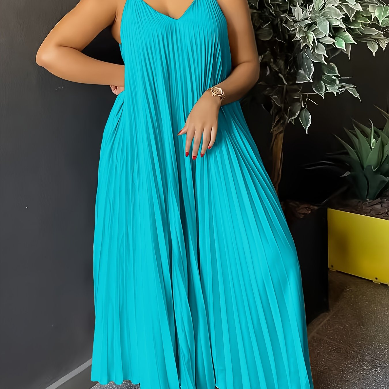 Vestido Soléa Curve Luxe Plissado com Decote em V