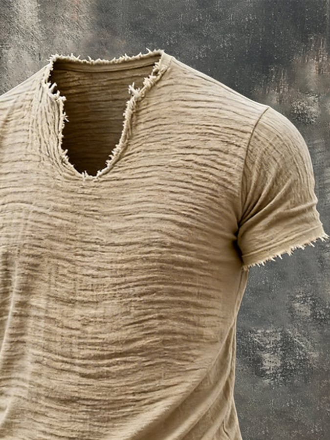 T-Shirt Masculina Retro em Algodão Linho com Borda Desfiada, Decote em V Especial e Manga Curta