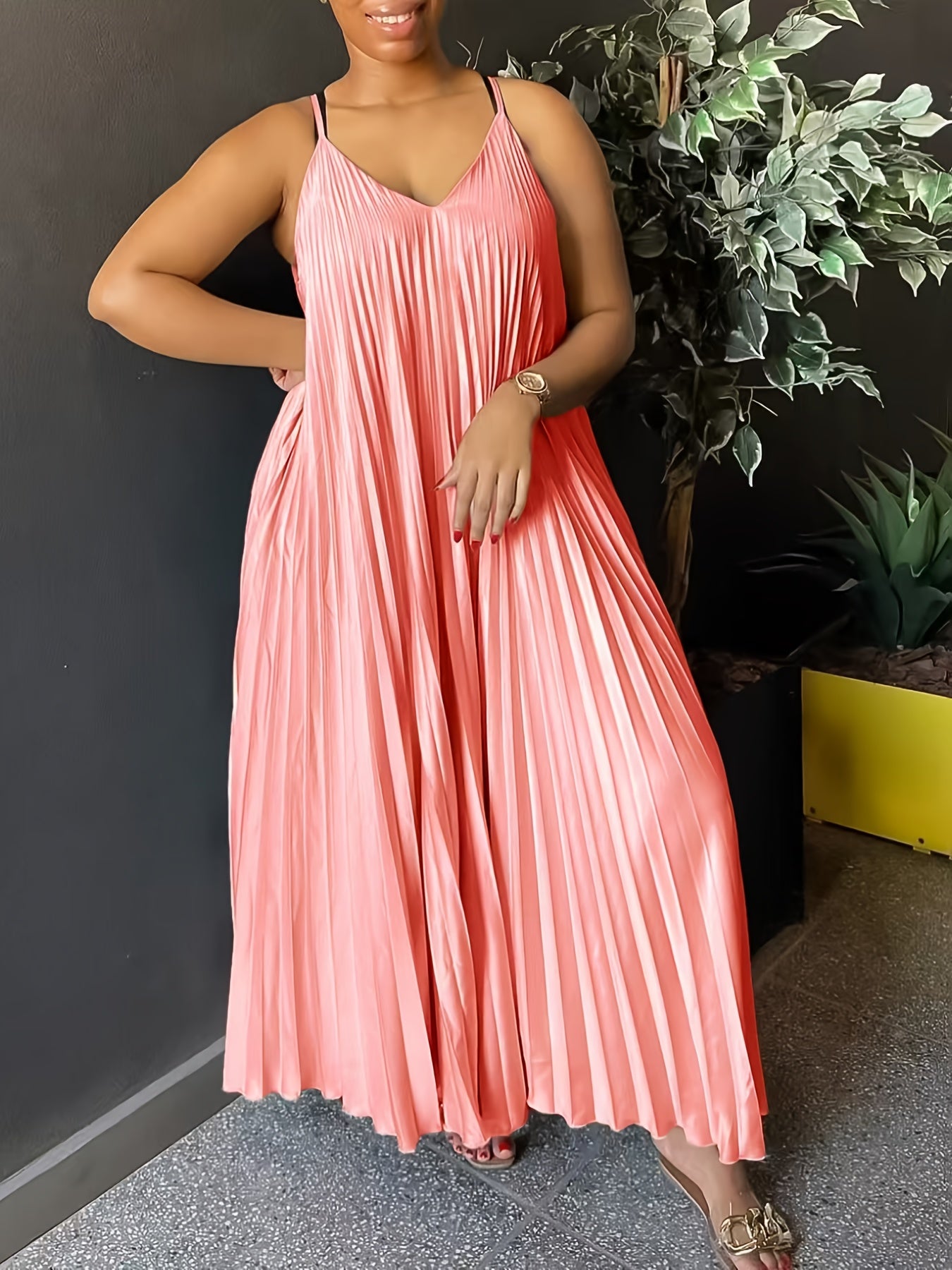 Vestido Soléa Curve Luxe Plissado com Decote em V
