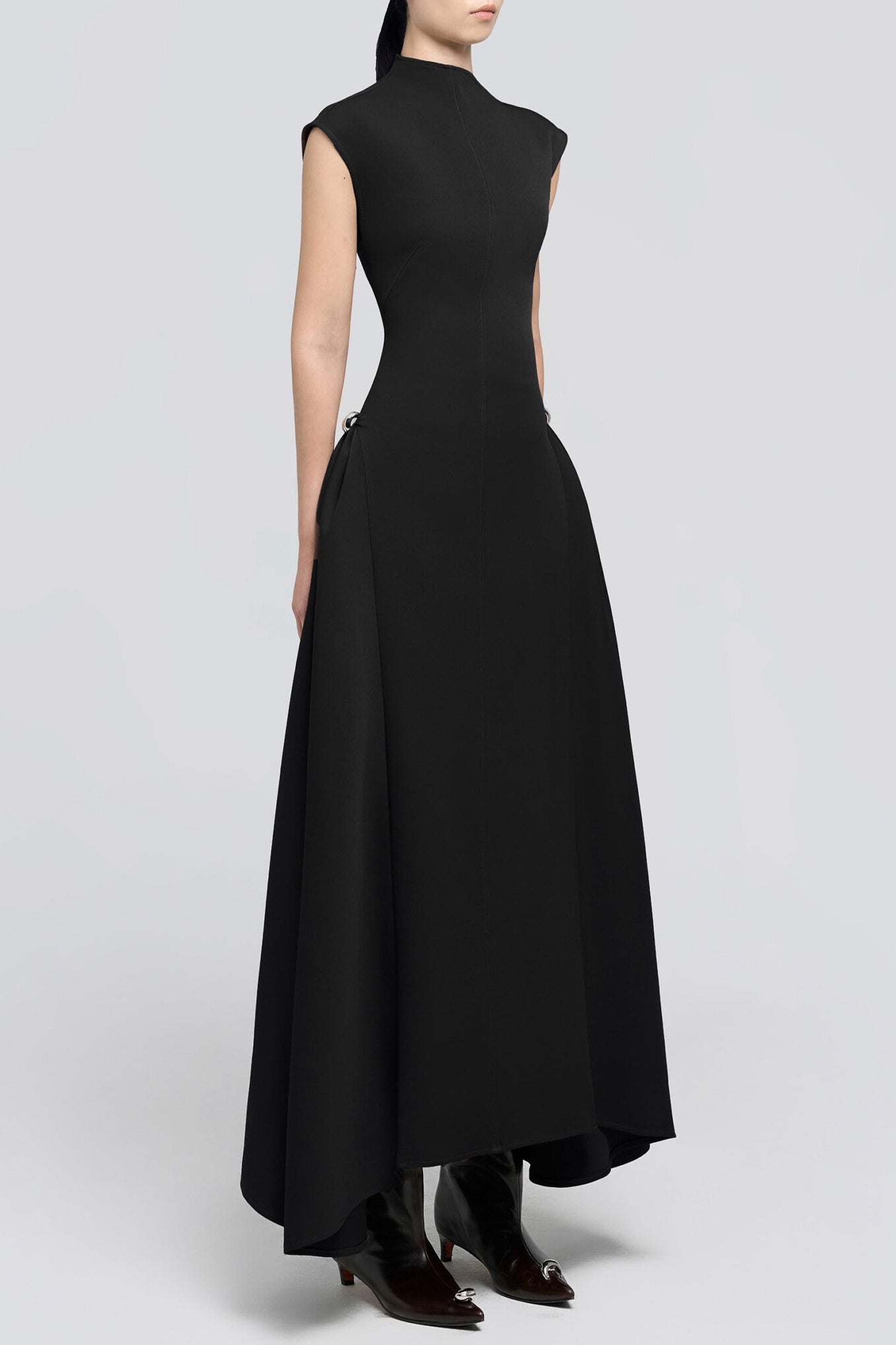 Vestido Midi Flare com Drapes Simétricos Eorkone - Preto