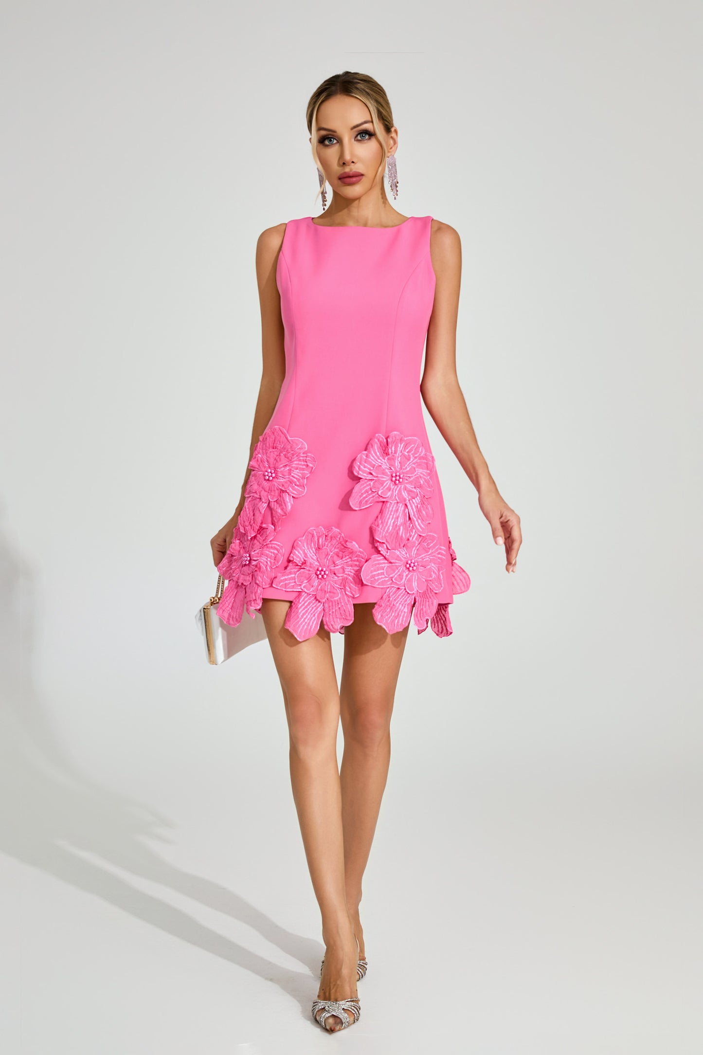 Vestido Mini com Aplique Floral em Rosa Jeremiah