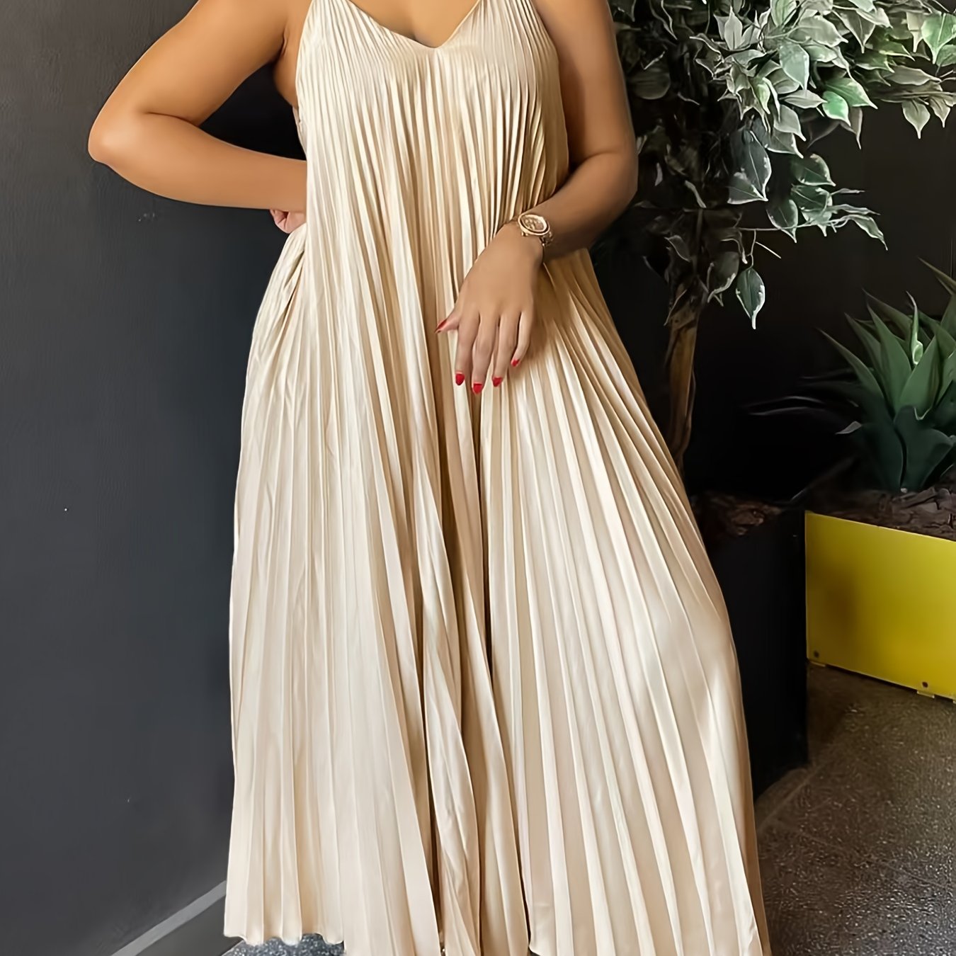 Vestido Soléa Curve Luxe Plissado com Decote em V