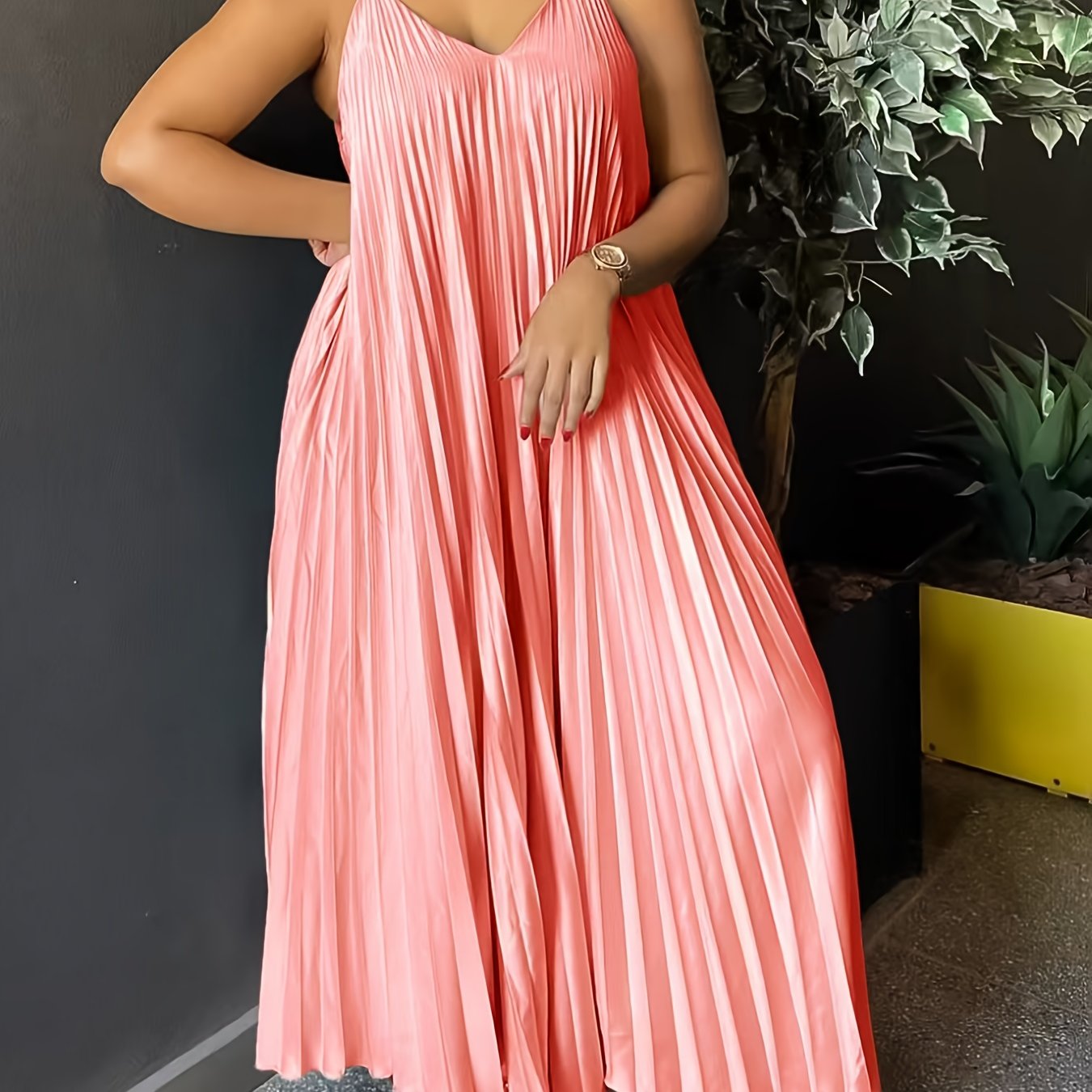 Vestido Soléa Curve Luxe Plissado com Decote em V