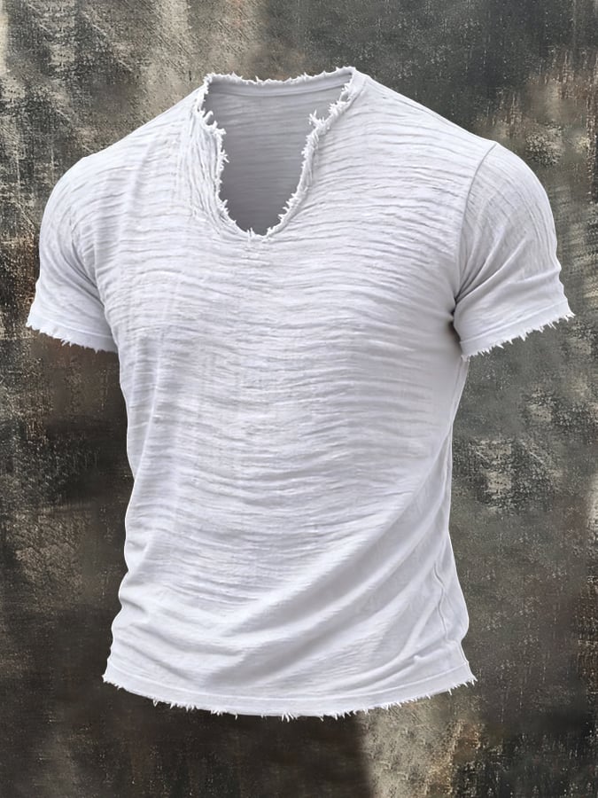 T-Shirt Masculina Retro em Algodão Linho com Borda Desfiada, Decote em V Especial e Manga Curta