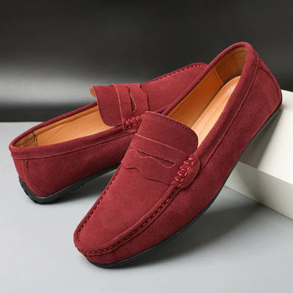 Loafers Clássicos em Camurça Retro Luxe